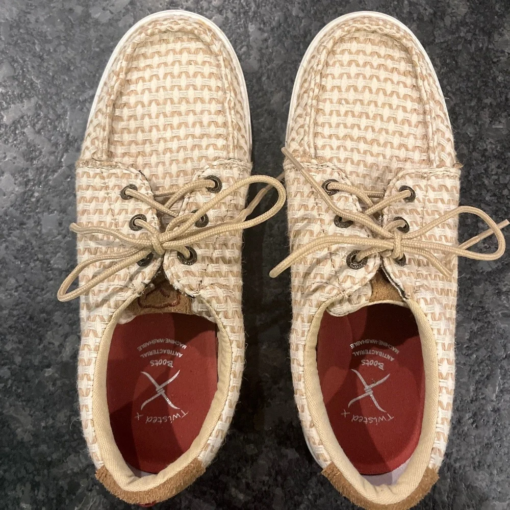 Shoes - Picture 1 of 3